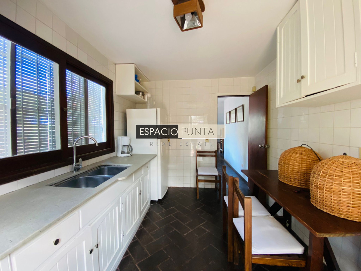 Casa ID.618 - Venta Casa en El Chorro - 5 dorm.