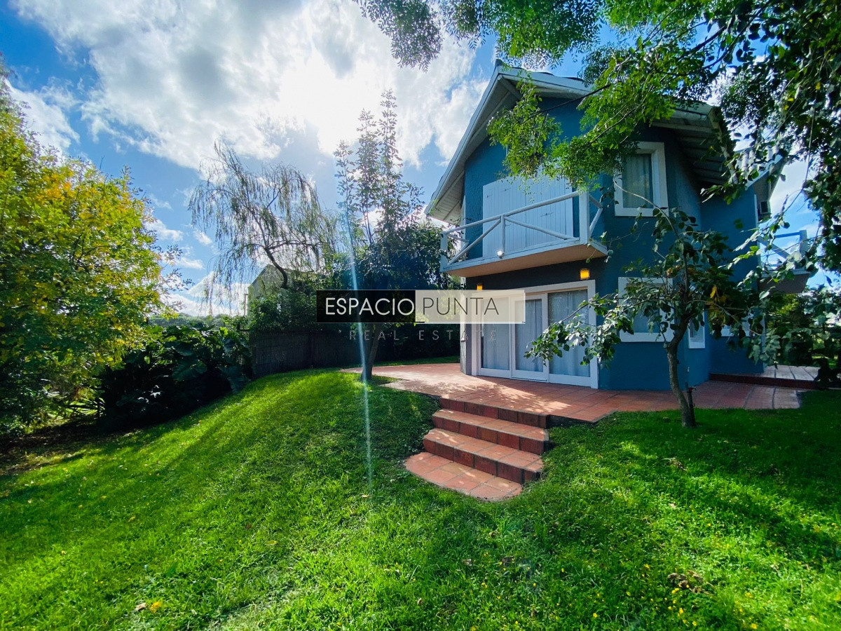 Casa ID.618 - Venta Casa en El Chorro - 5 dorm.