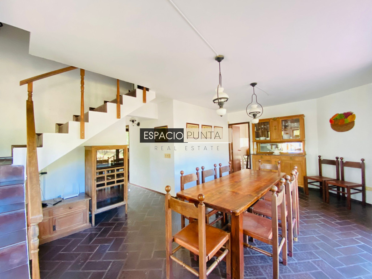 Casa ID.618 - Venta Casa en El Chorro - 5 dorm.