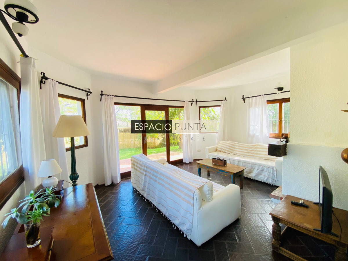 Casa ID.618 - Venta Casa en El Chorro - 5 dorm.