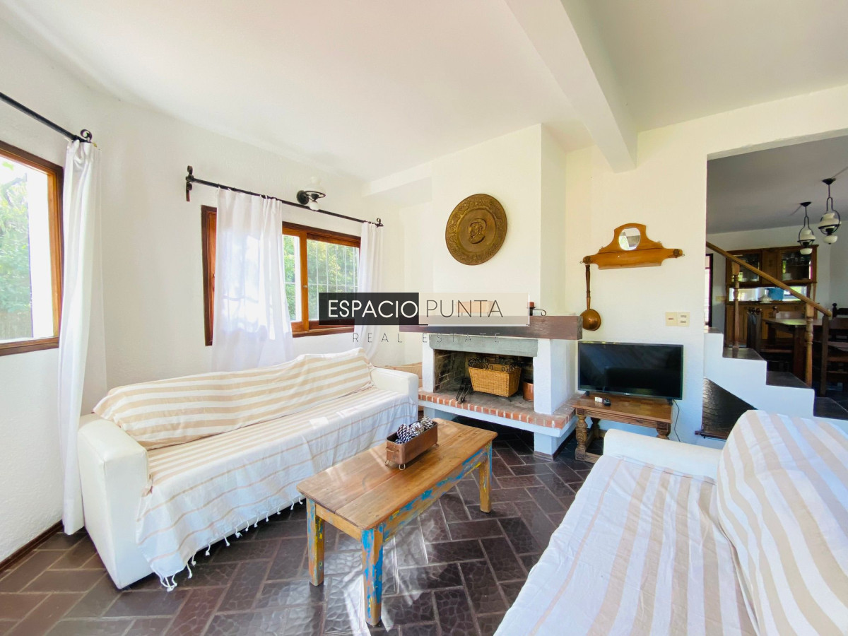 Casa ID.618 - Venta Casa en El Chorro - 5 dorm.