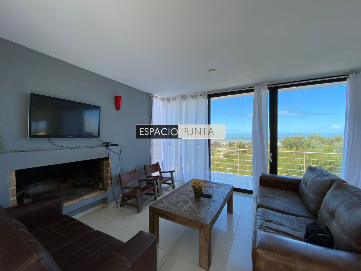 Casa ID.244 - Casa de tres dormitorios en Altos de Punta Piedra, Manantiales en Alquiler