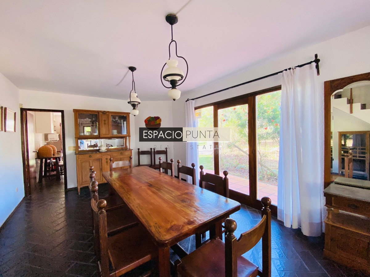 Casa ID.618 - Venta Casa en El Chorro - 5 dorm.