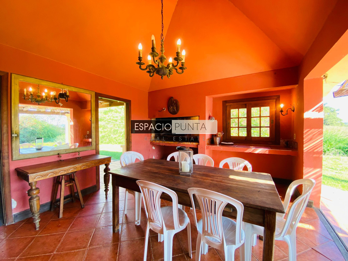 Casa ID.325 - Casa Pinares con vista a la laguna en Venta