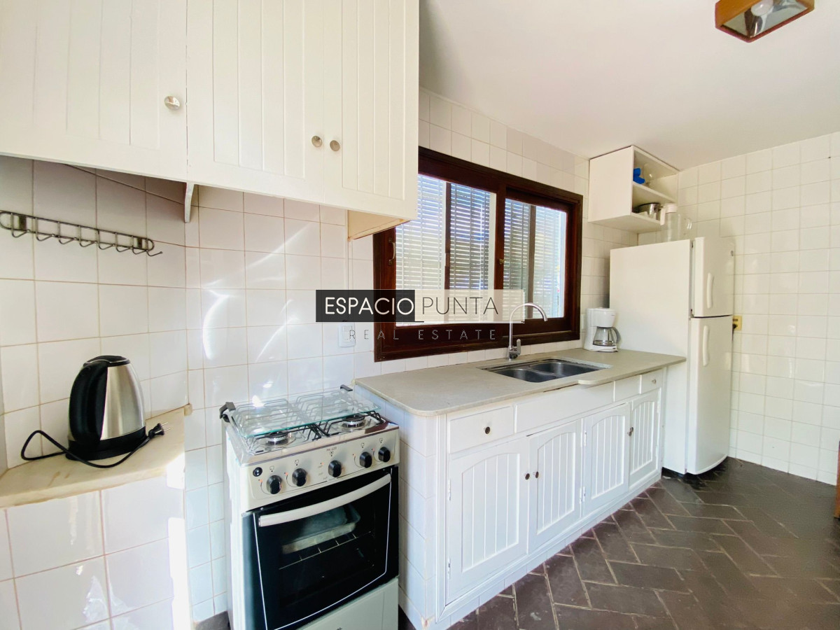 Casa ID.618 - Venta Casa en El Chorro - 5 dorm.