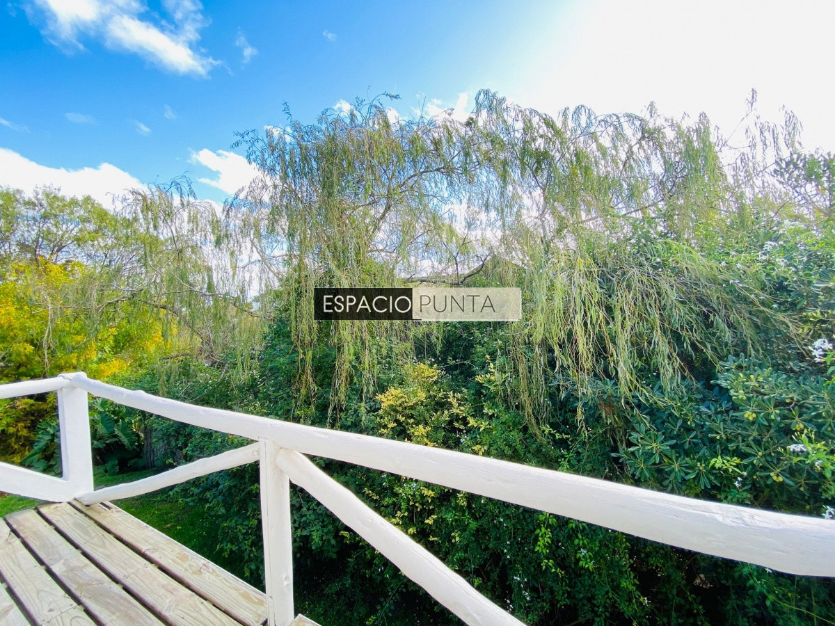 Casa ID.618 - Venta Casa en El Chorro - 5 dorm.