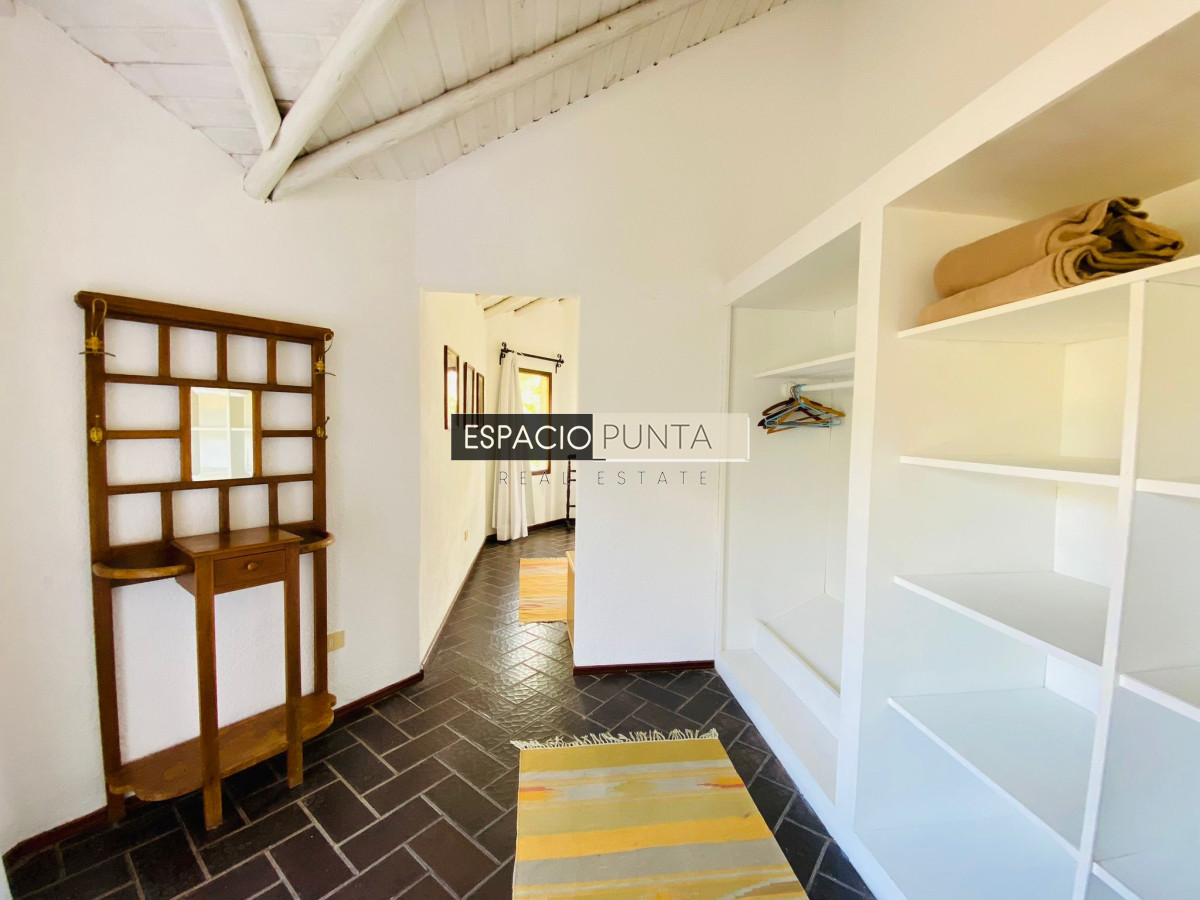 Casa ID.618 - Venta Casa en El Chorro - 5 dorm.