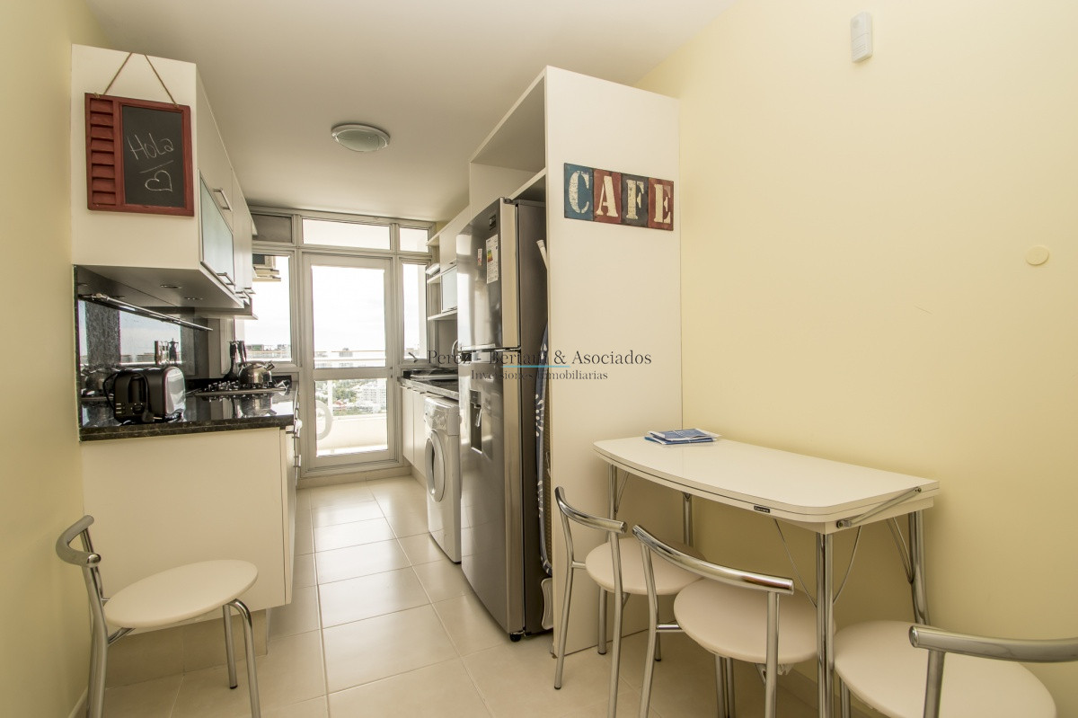 Apartamento ID.627 - Apartamento Season Tower Playa Mansa - 2 dormitorios - Jacuzzi mirando al Mar