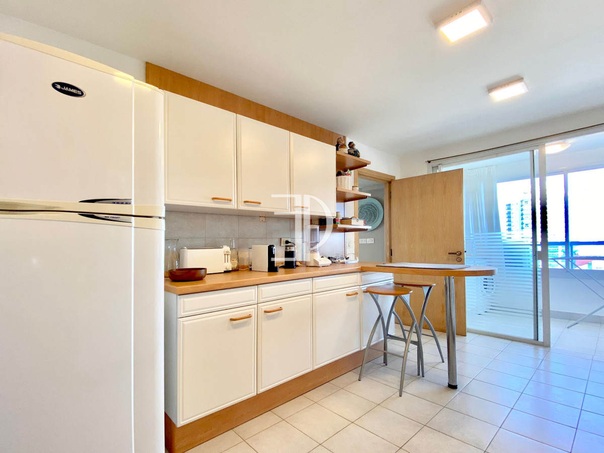 Apartamento ID.1044 - Apartamento de Tres dormitorios con Vista al Mar en Venta en Playa Brava