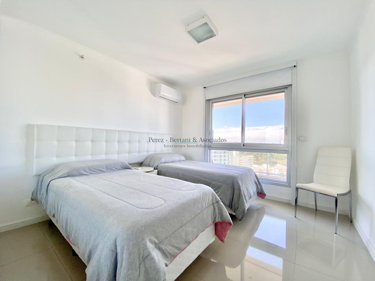 Apartamento ID.219 - Alquiler de Temporada Apartamento en Playa Brava