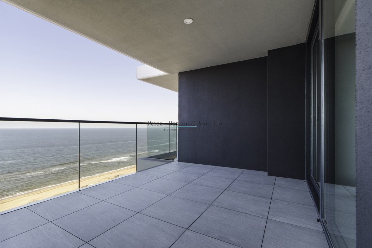 Apartamento ID.79 - Venetian Central Punta del Este En venta Dos Suites en Venta