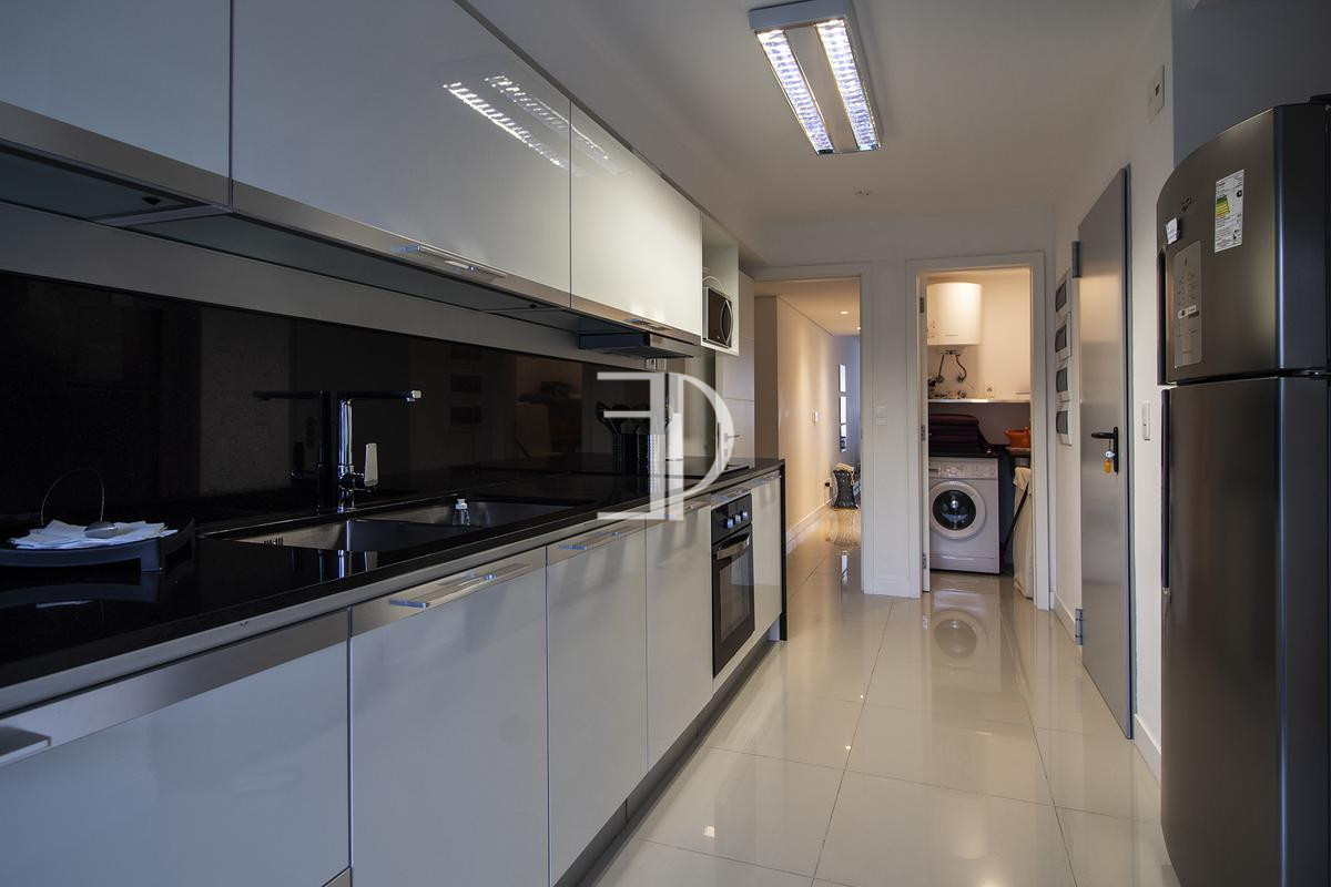 Apartamento ID.217 - Apartamento moderno de dos dormitorios en venta sobre playa Mansa, Pinares.