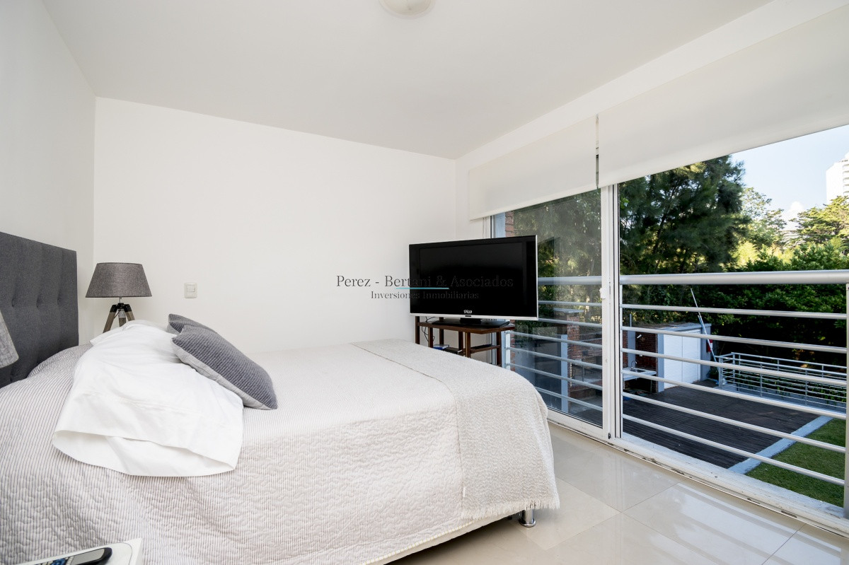 Apartamento ID.820 - Amplio y luminoso apartamento de 2 dormitorios en Aidy Grill Venta y Alquiler