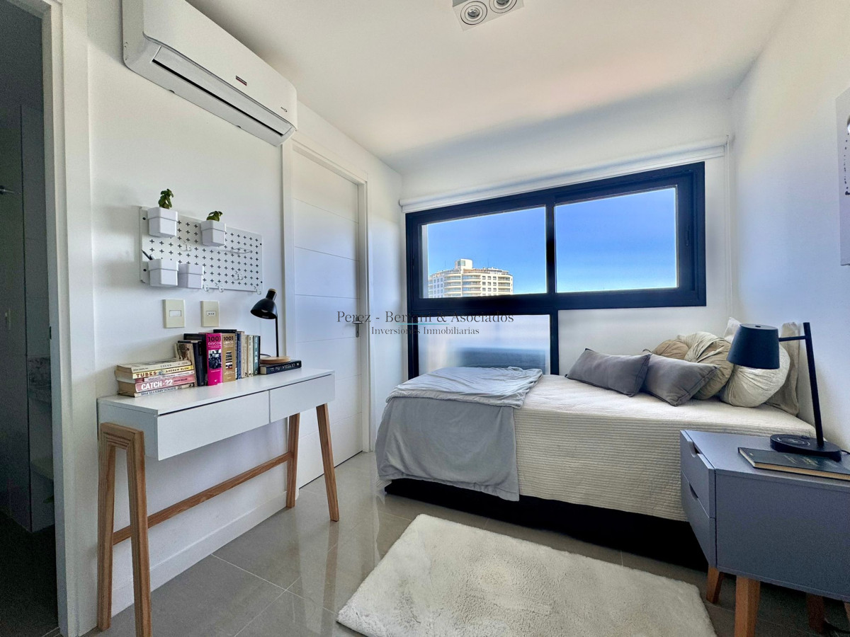 Apartamento ID.1042 - Apartamento en Torre One esquinero piso alto en venta