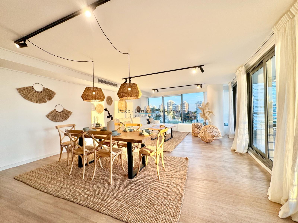Apartamento ID.215 - Alexander Boulevard de tres dormitorios en Venta