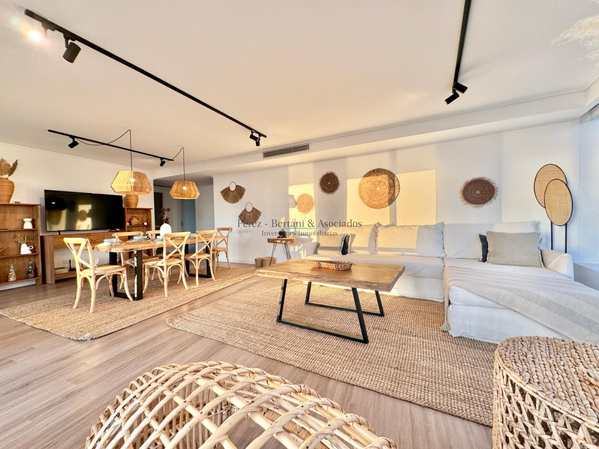 Apartamento ID.215 - Alexander Boulevard de tres dormitorios en Venta