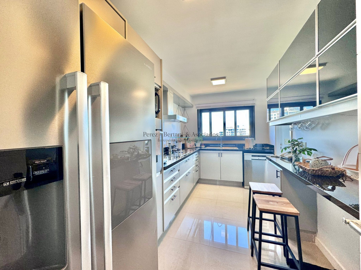 Apartamento ID.1042 - Apartamento en Torre One esquinero piso alto en venta