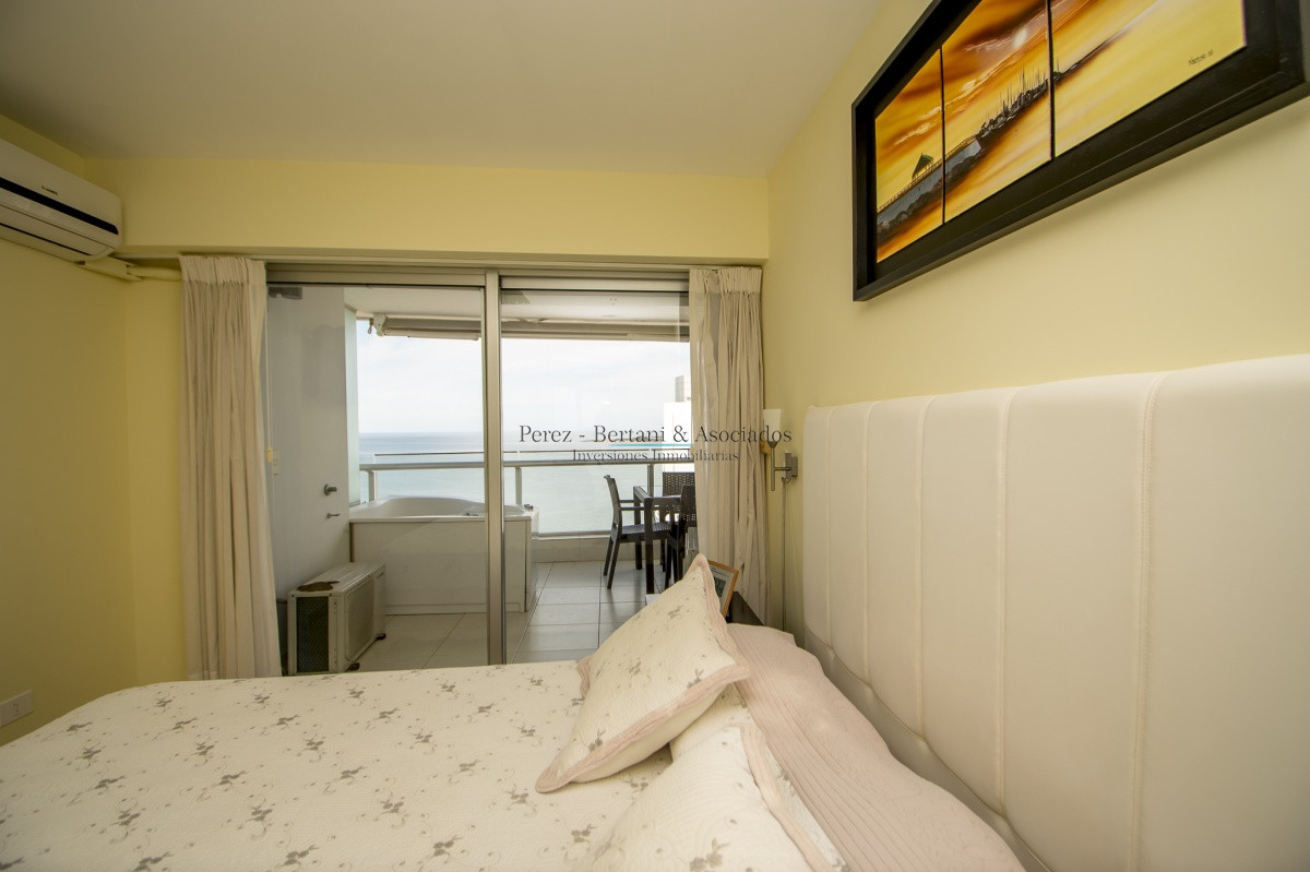 Apartamento ID.627 - Apartamento Season Tower Playa Mansa - 2 dormitorios - Jacuzzi mirando al Mar