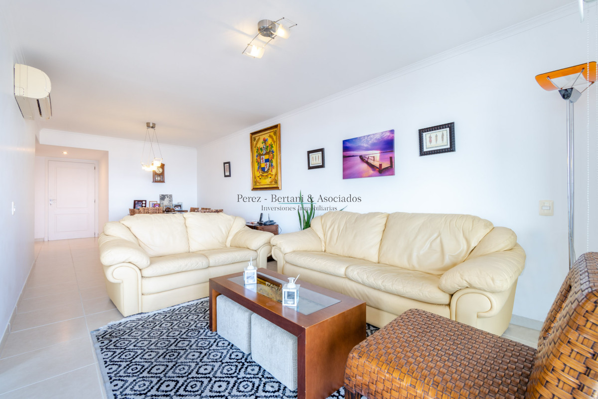 Apartamento ID.222 - Departamento con Vista al Mar Dos Dormitorios en Venta Art Boulevard