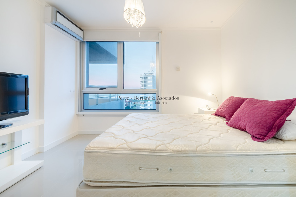 Apartamento ID.894 - Apartamento de Dos Dormitorios con Vista al Mar 