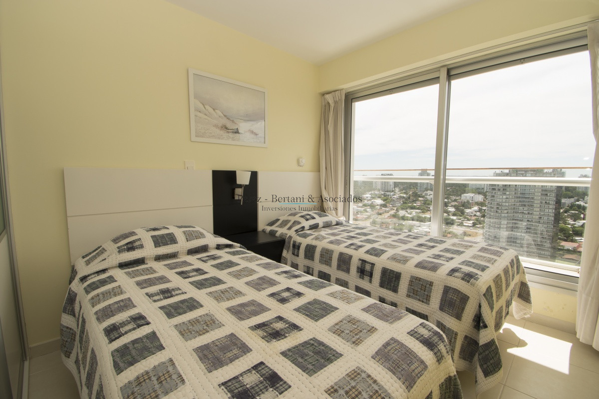 Apartamento ID.627 - Apartamento Season Tower Playa Mansa - 2 dormitorios - Jacuzzi mirando al Mar