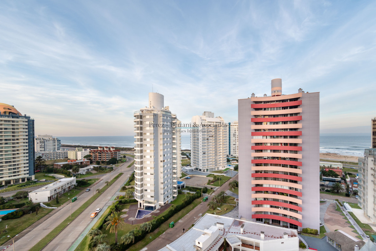 Apartamento ID.894 - Apartamento de Dos Dormitorios con Vista al Mar 