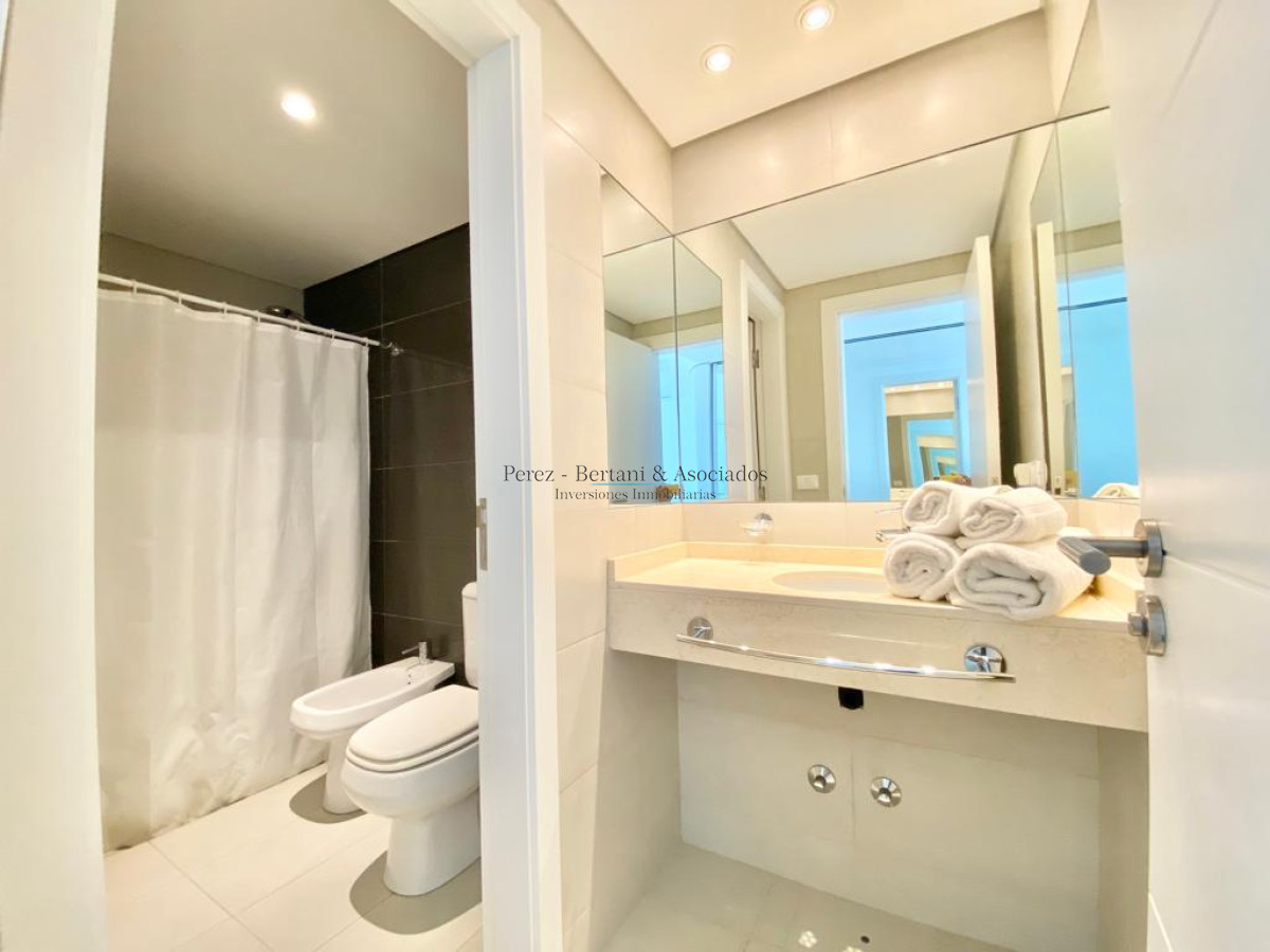 Apartamento ID.219 - Alquiler de Temporada Apartamento en Playa Brava
