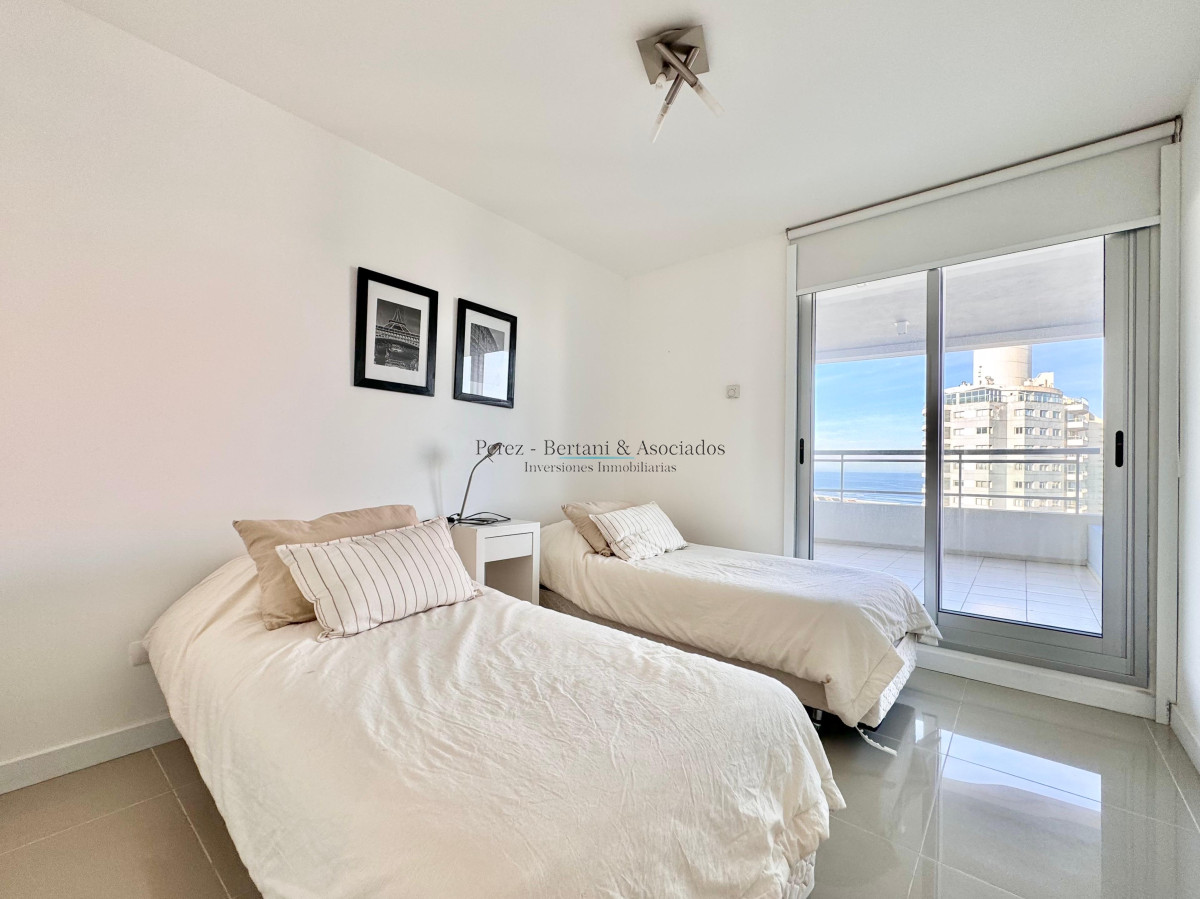 Apartamento ID.894 - Apartamento de Dos Dormitorios con Vista al Mar 