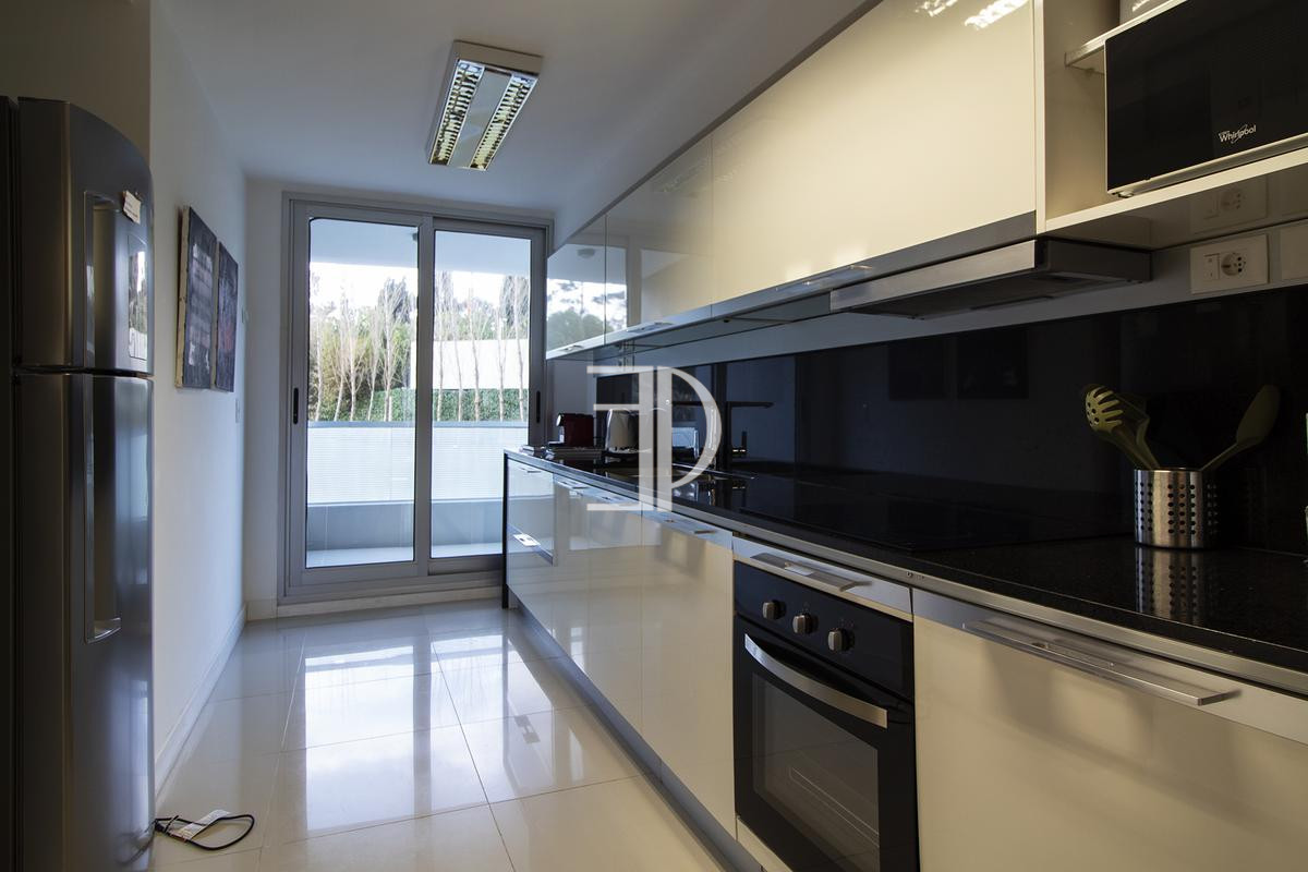 Apartamento ID.217 - Apartamento moderno de dos dormitorios en venta sobre playa Mansa, Pinares.