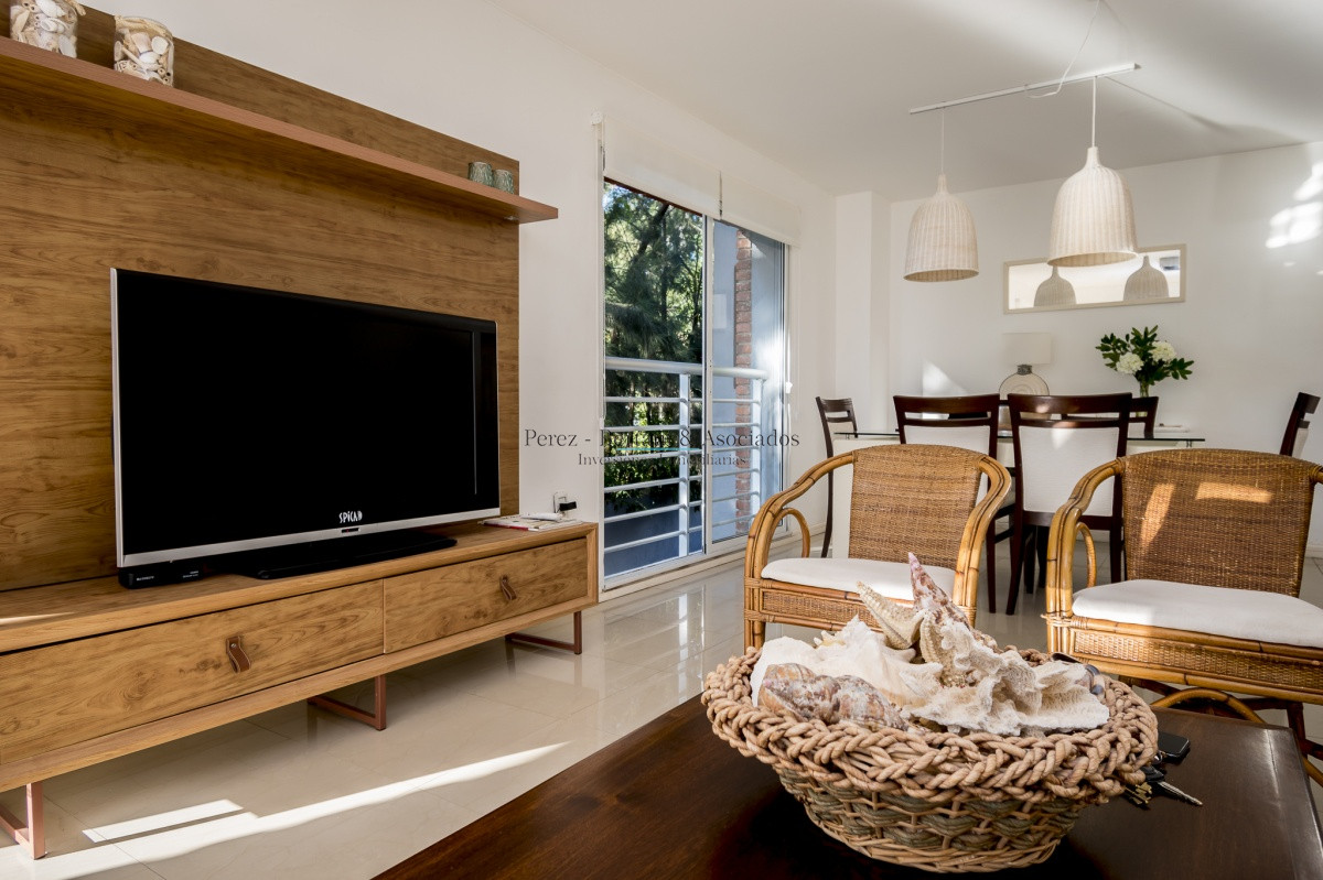 Apartamento ID.820 - Amplio y luminoso apartamento de 2 dormitorios en Aidy Grill Venta y Alquiler