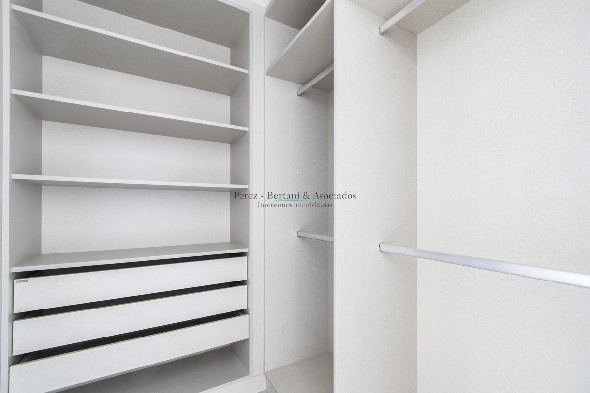 Apartamento ID.79 - Venetian Central Punta del Este En venta Dos Suites en Venta