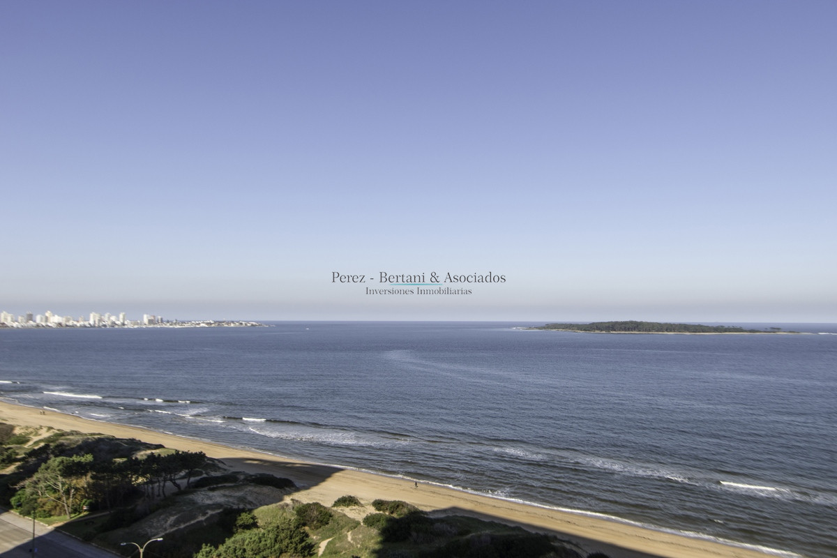 Apartamento ID.79 - Venetian Central Punta del Este En venta Dos Suites en Venta