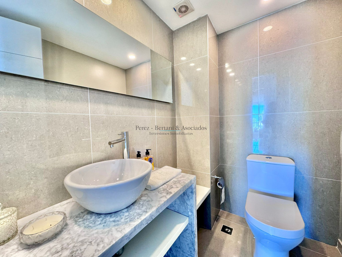Apartamento ID.1042 - Apartamento en Torre One esquinero piso alto en venta