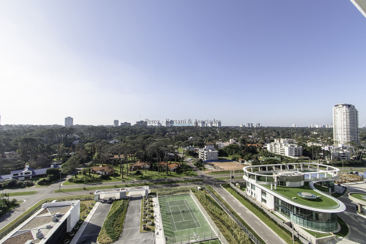 Apartamento ID.79 - Venetian Central Punta del Este En venta Dos Suites en Venta