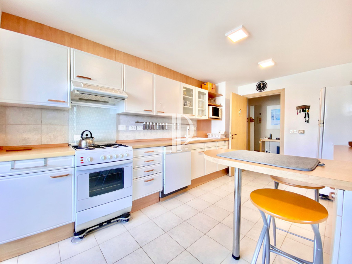 Apartamento ID.1044 - Apartamento de Tres dormitorios con Vista al Mar en Venta en Playa Brava