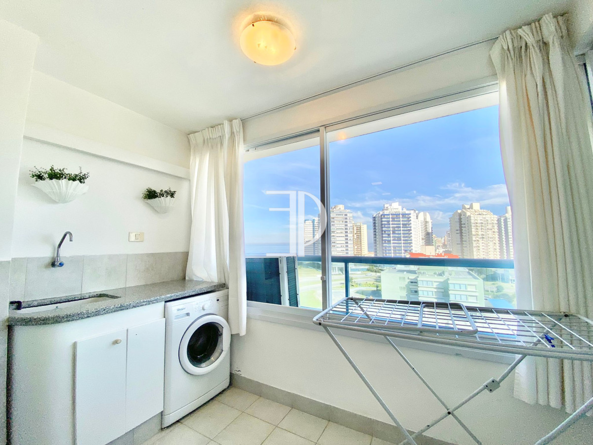 Apartamento ID.1044 - Apartamento de Tres dormitorios con Vista al Mar en Venta en Playa Brava