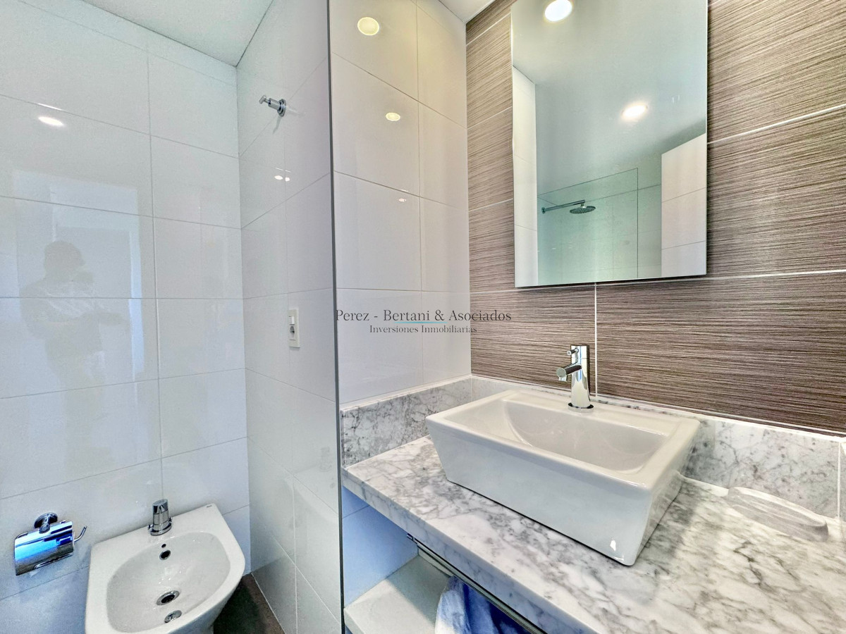 Apartamento ID.1042 - Apartamento en Torre One esquinero piso alto en venta