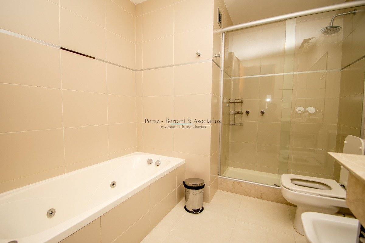 Apartamento ID.627 - Apartamento Season Tower Playa Mansa - 2 dormitorios - Jacuzzi mirando al Mar
