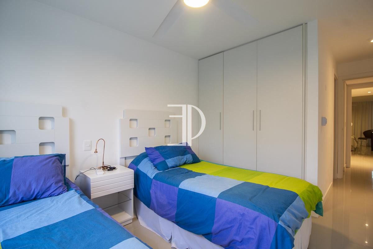 Apartamento ID.217 - Apartamento moderno de dos dormitorios en venta sobre playa Mansa, Pinares.