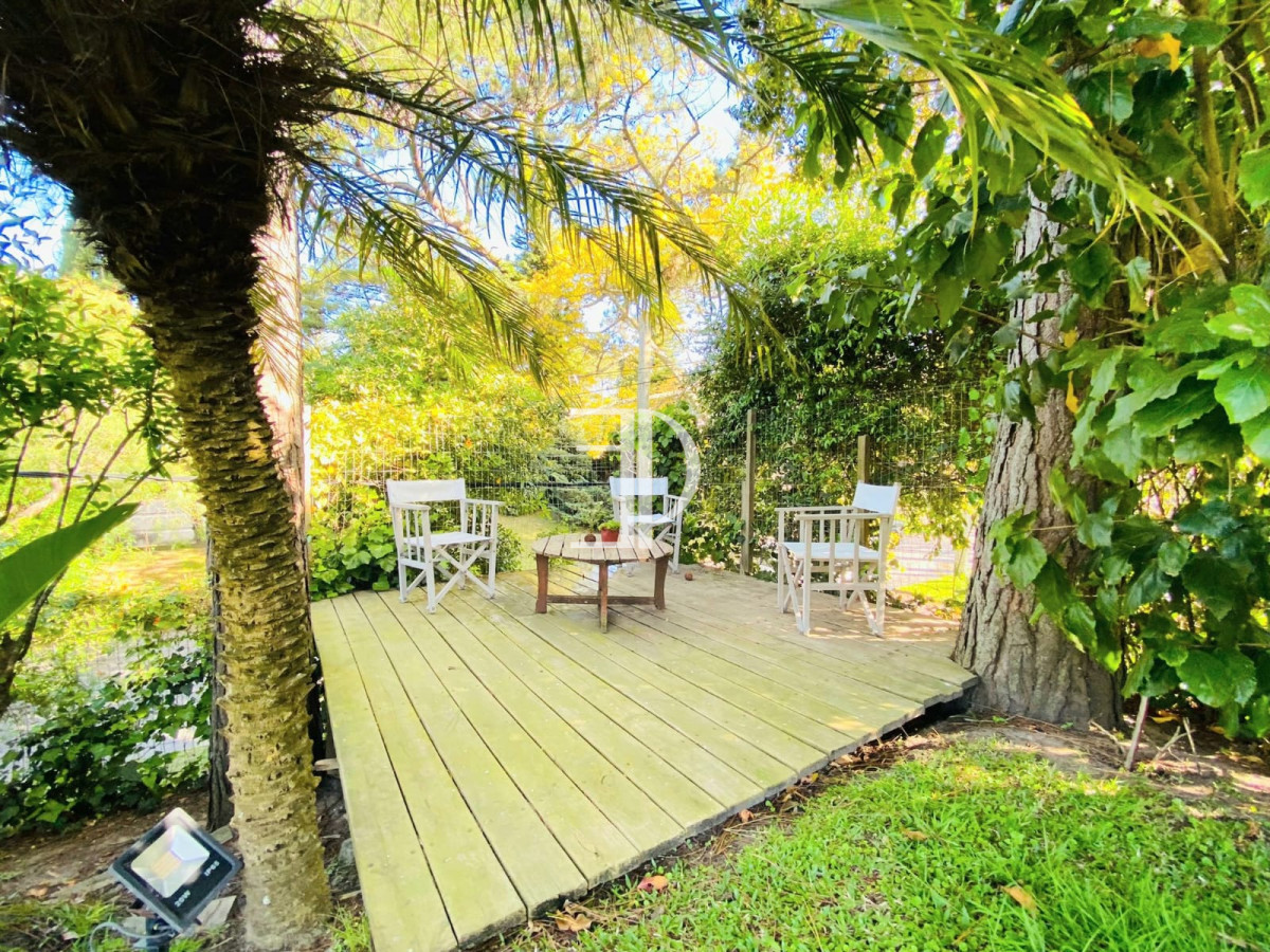Casa ID.107 - Casa de cuatro dormitorios y piscina en Punta del Este en Venta.