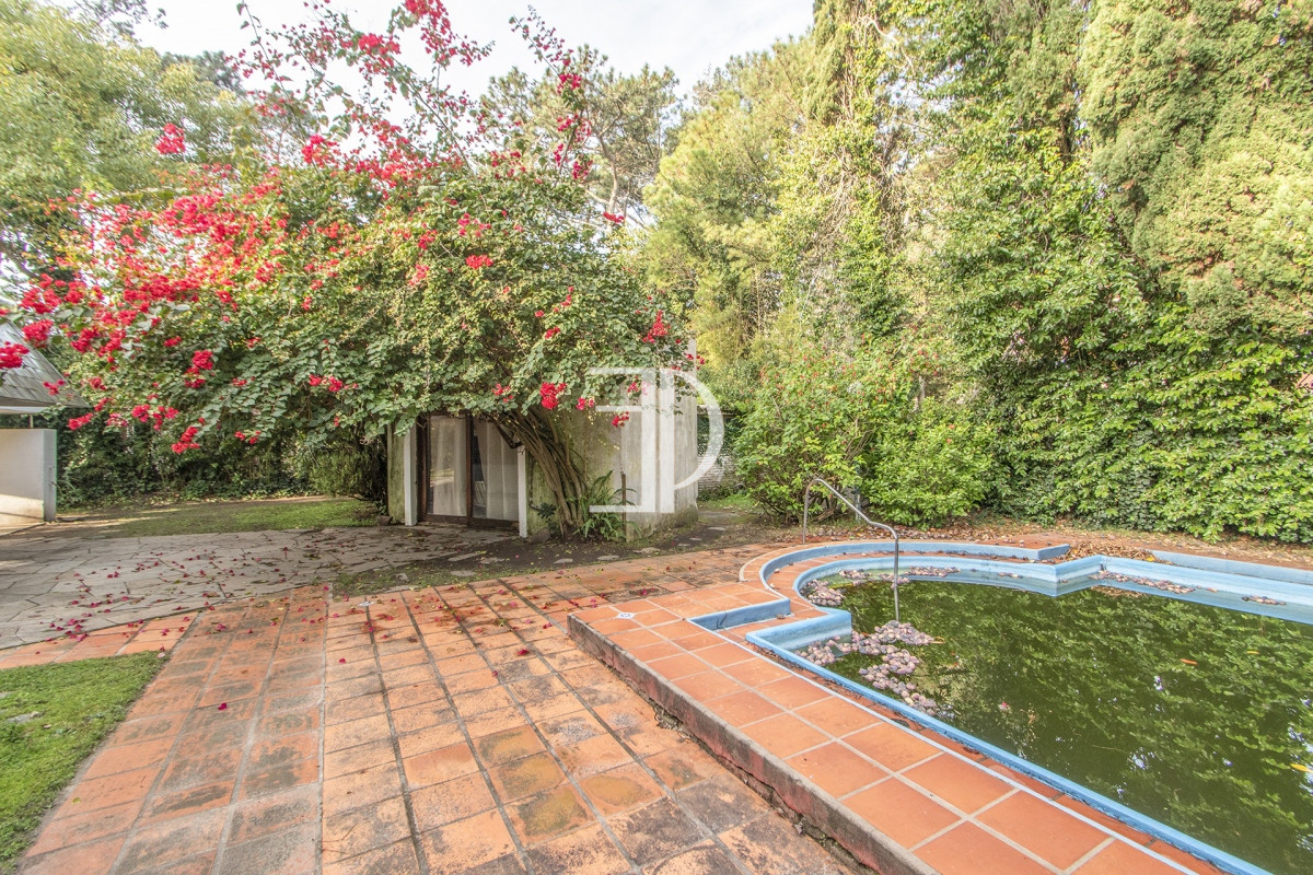 Casa ID.110 - Muy buena propiedad en Venta 5 dorm., 5 baños, Playa Mansa