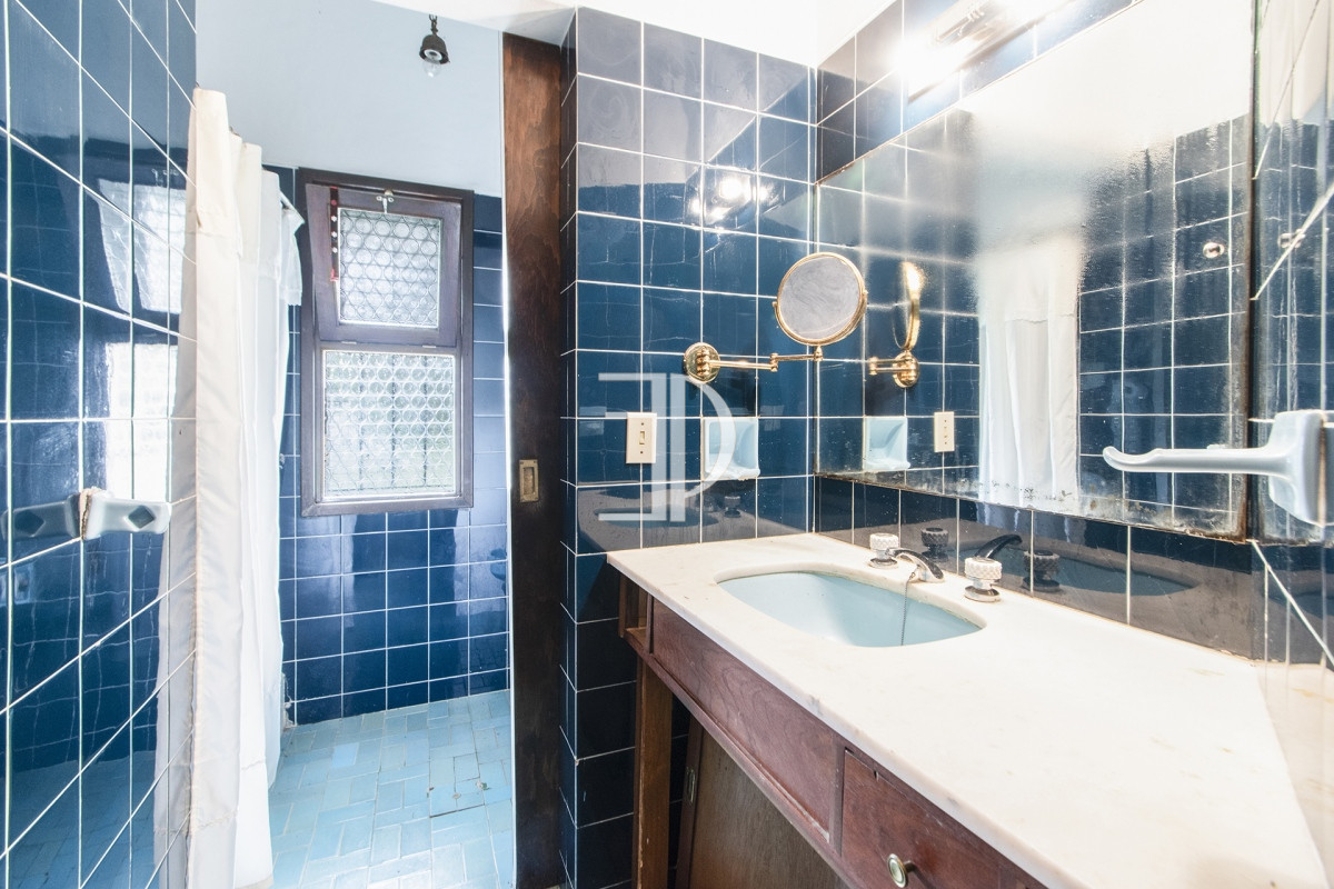 Casa ID.110 - Muy buena propiedad en Venta 5 dorm., 5 baños, Playa Mansa