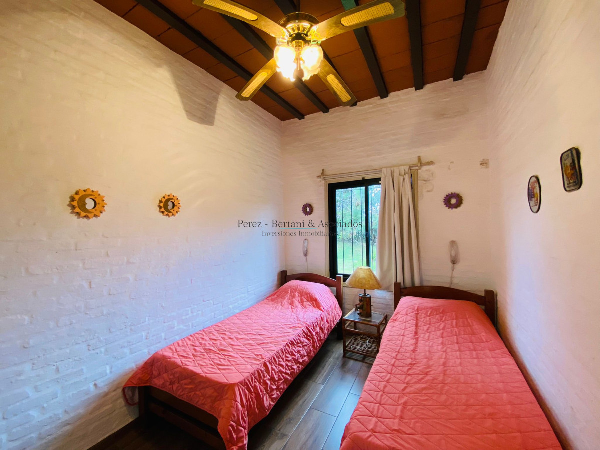 Casa ID.903 - Alquiler en Tio Tom Tres Dormitorios A una Cuadra del Mar