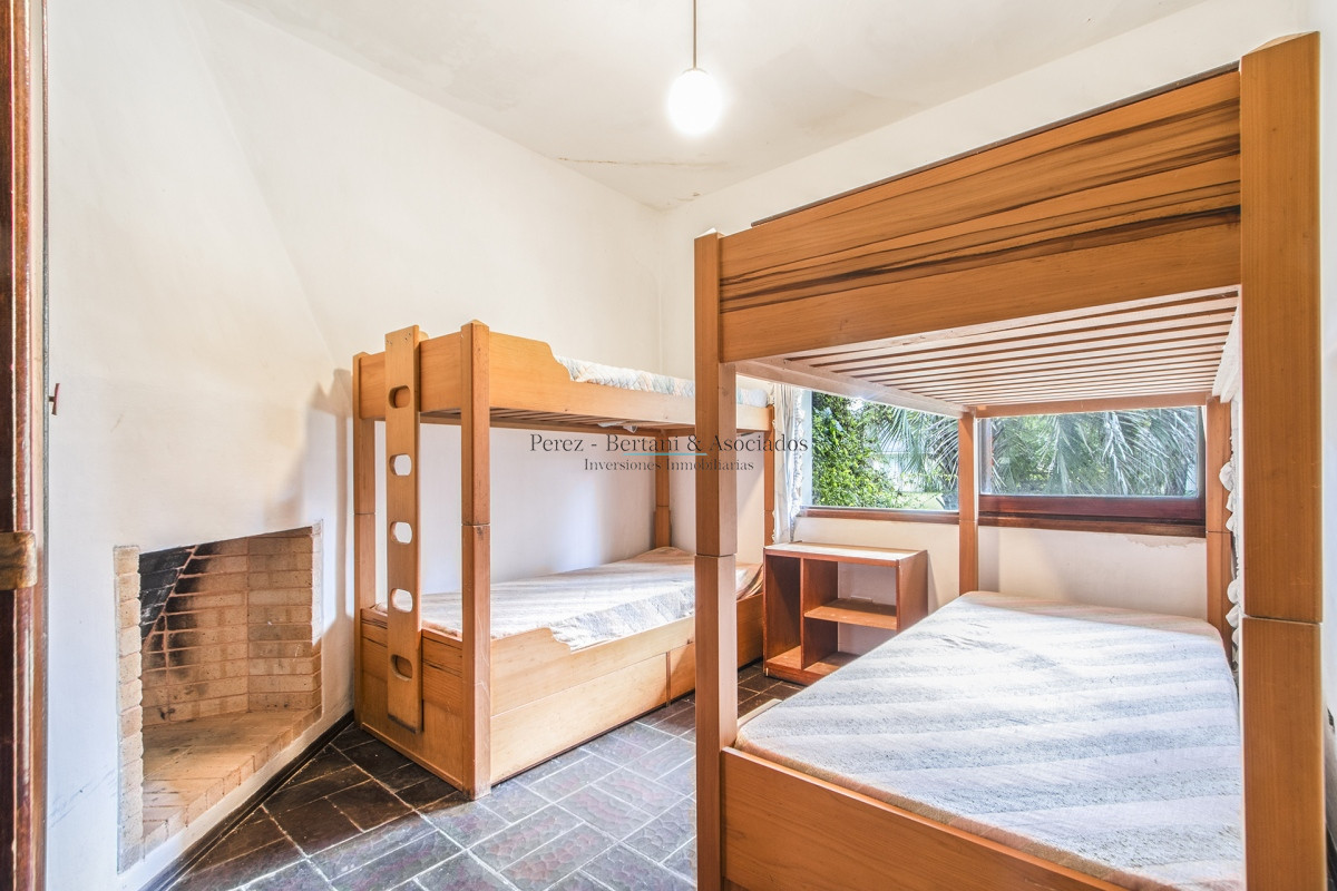 Casa ID.110 - Muy buena propiedad en Venta 5 dorm., 5 baños, Playa Mansa