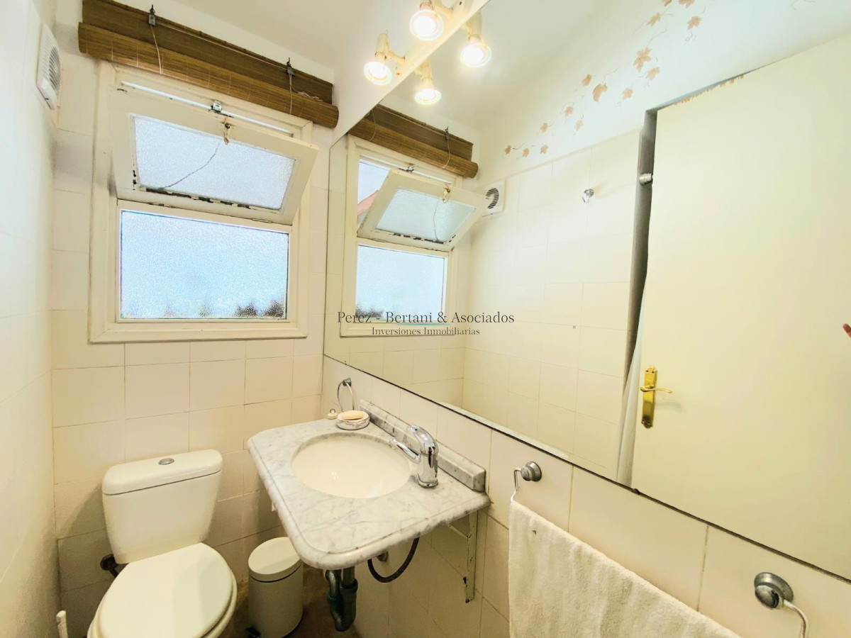 Casa ID.107 - Casa de cuatro dormitorios y piscina en Punta del Este en Venta.