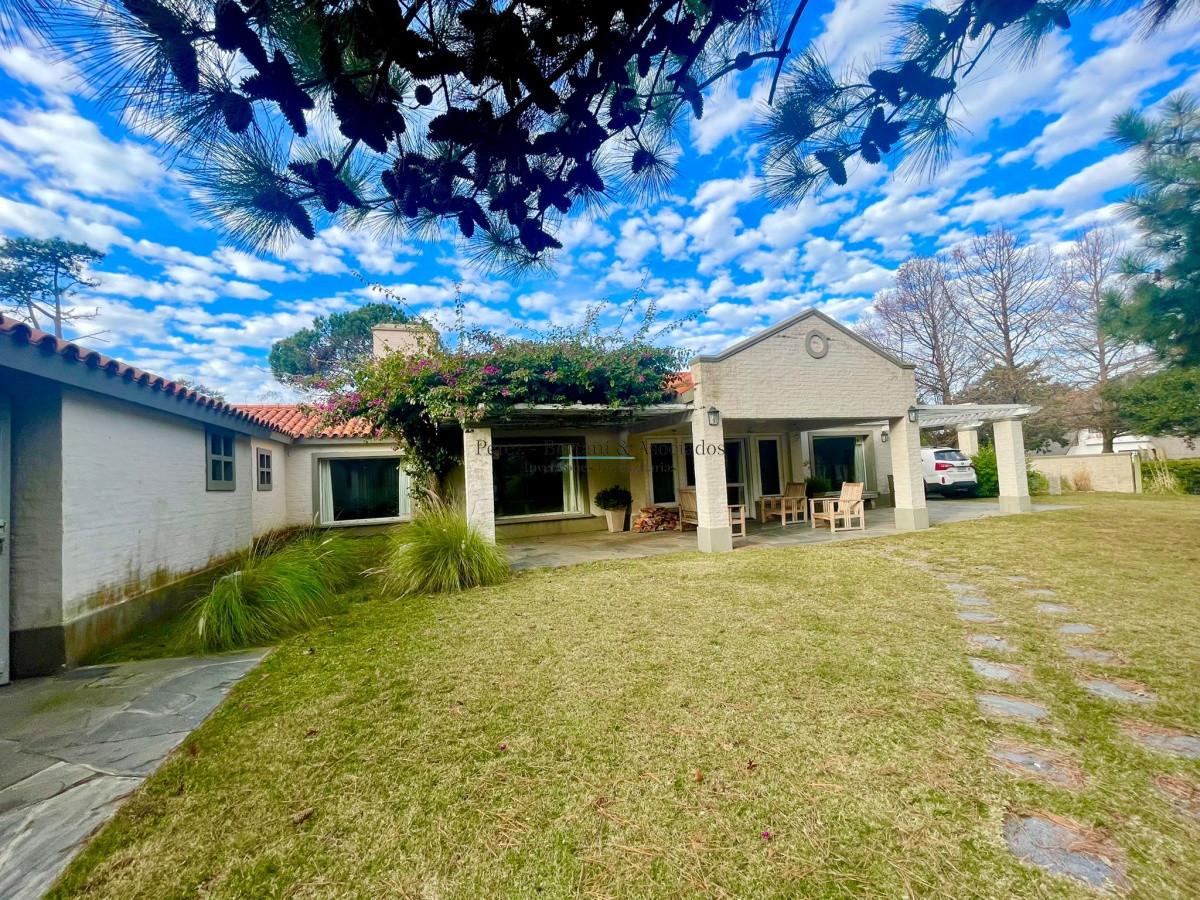 Casa ID.118 - Casa de tres dormitorios en venta, Punta del Este