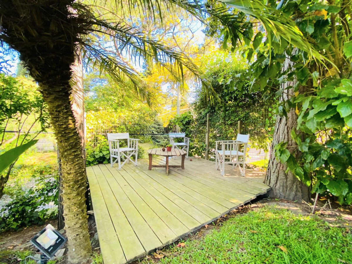 Casa ID.107 - Casa de cuatro dormitorios y piscina en Punta del Este en Venta.