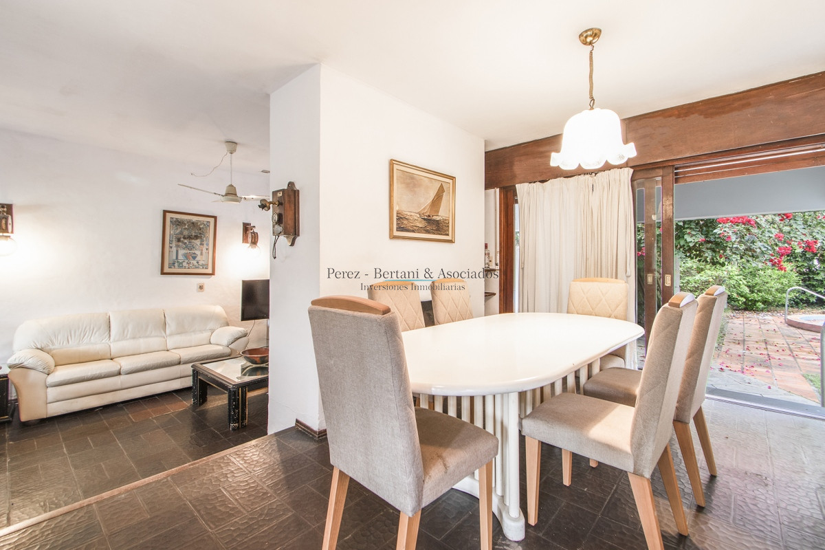 Casa ID.110 - Muy buena propiedad en Venta 5 dorm., 5 baños, Playa Mansa