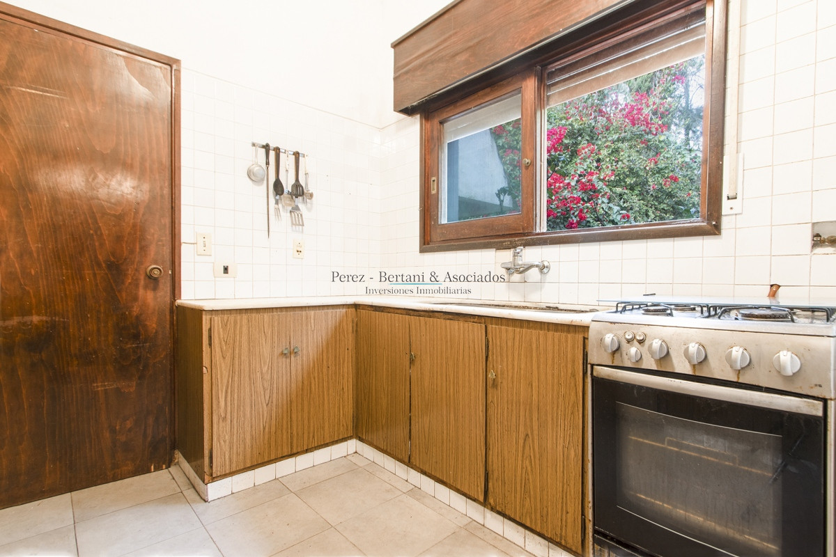 Casa ID.110 - Muy buena propiedad en Venta 5 dorm., 5 baños, Playa Mansa