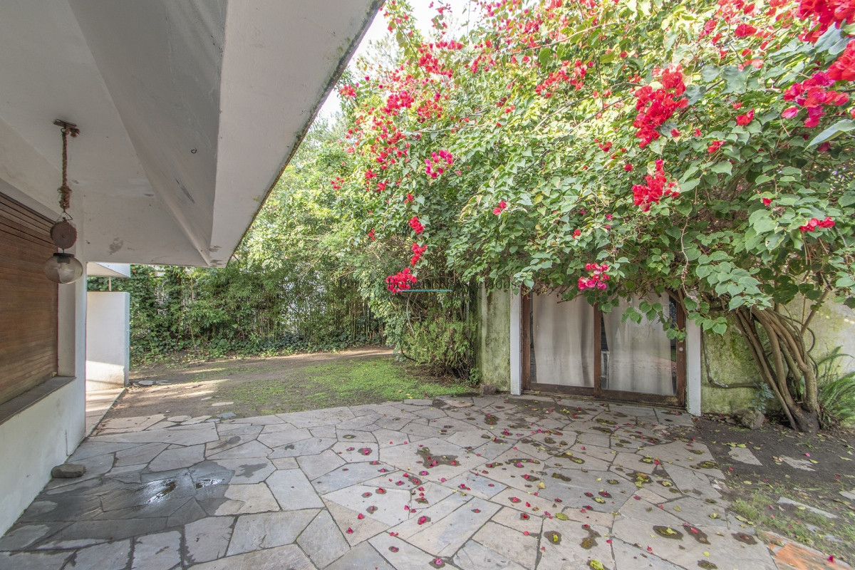 Casa ID.110 - Muy buena propiedad en Venta 5 dorm., 5 baños, Playa Mansa